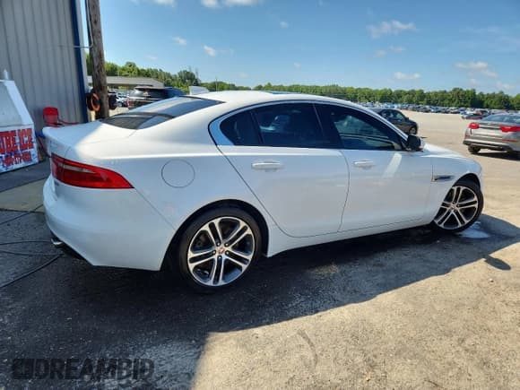 ✅ 2017 Jaguar XE 35t Premium • VIN: SAJAD4BV5HA968949 • Лот: 63670145. Опубликован ранее на Copart с пробегом 62 379 миль. Бесплатный доступ к архиву аукционных продаж из США и подробный отчёт об истории автомобиля на DreamBid. Изображение 3.