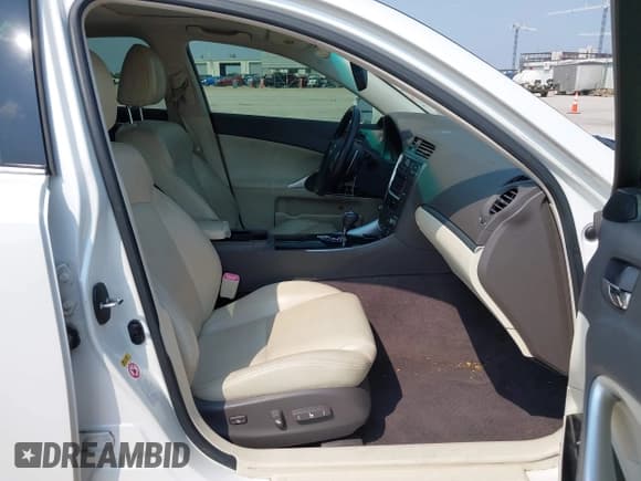 ✅ 2011 Lexus IS 250 • VIN: JTHBF5C27B5155666 • Лот: 42286694. Опубликован ранее на IAAI с пробегом 177 982 миль. Бесплатный доступ к архиву аукционных продаж из США и подробный отчёт об истории автомобиля на DreamBid. Изображение 5.