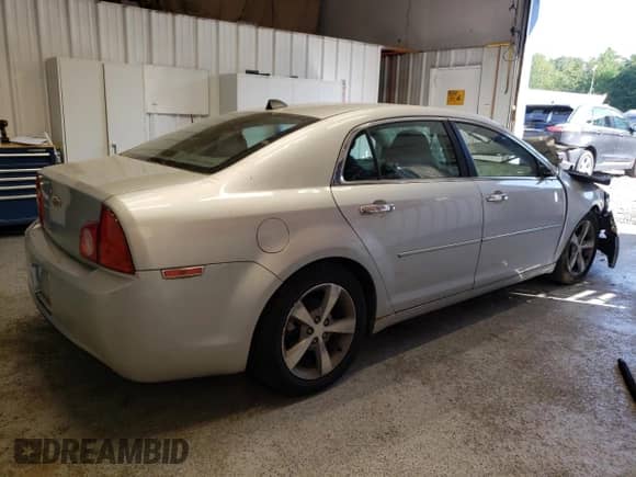2012 Chevrolet Malibu 1LT z VIN 1G1ZC5E06CF171446, wystawiony jako Copart lot #70004445 z przebiegiem 75 340 mil mil oraz Szkoda całkowita • Salvage title. Historia ofert i sprzedaży dostępna na DreamBid. Obrazek 3.
