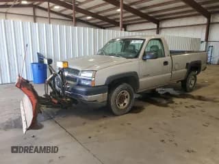 ✅ 2004 Chevrolet Silverado 2500HD Work Truck • VIN: 1GCHK24U94E231297 • Lot: 86811145. Wystawiony na Copart z przebiegiem 248 370 mil. Bezpłatny archiwum sprzedaży aukcyjnych z USA i szczegółowy raport historii pojazdu na DreamBid. Zdjęcie 1.