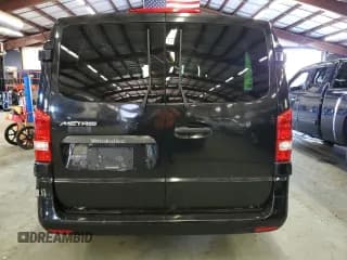 ✅ 2018 Mercedes-Benz Metris Passenger • VIN: WD4PG2EE3J3352165 • Lot: 70827553. Wystawiony na Copart z przebiegiem 132 947 mil. Bezpłatny archiwum sprzedaży aukcyjnych z USA i szczegółowy raport historii pojazdu na DreamBid. Zdjęcie 6.