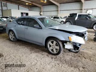 ✅ 2013 Dodge Avenger SE • VIN: 1C3CDZAB1DN707546 • Лот: 63807354. Опубликован ранее на Copart с пробегом 196 779 миль. Бесплатный доступ к архиву аукционных продаж из США и подробный отчёт об истории автомобиля на DreamBid. Изображение 4.