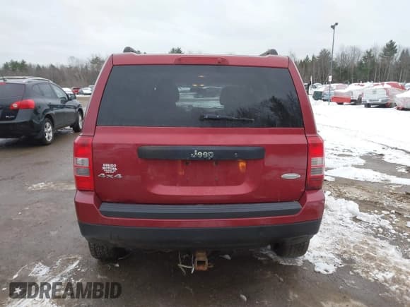 ✅ 2013 Jeep Patriot Sport • VIN: 1C4NJRBB9DD279789 • Lot: 43884637. Listed on IAAI with 153,193 mi. Free auction sales archive from the USA and detailed vehicle history report at DreamBid. Image 15.