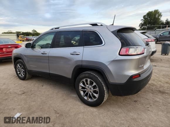 ✅ 2019 Jeep Cherokee Latitude Plus • VIN: 1C4PJMLB3KD181218 • Лот: 80093895. Опубликован ранее на Copart с пробегом 154 481 миль. Бесплатный доступ к архиву аукционных продаж из США и подробный отчёт об истории автомобиля на DreamBid. Изображение 2.