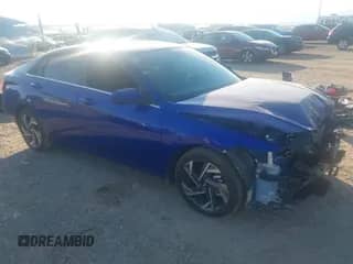 2024 Hyundai Elantra SEL z VIN KMHLS4DGXRU761707, wystawiony jako IAAI lot #43002298 z przebiegiem 15 220 mil mil oraz . Historia ofert i sprzedaży dostępna na DreamBid. Obrazek 1.