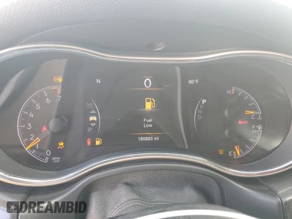 ✅ 2017 Jeep Grand Cherokee 75th Anniversary • VIN: 1C4RJEAG6HC748176 • Lot: 85275885. Listed on Copart with 180,883 mi. Free auction sales archive from the USA and detailed vehicle history report at DreamBid. Image 9.