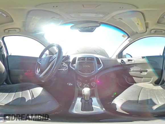 ✅ 2013 Chevrolet Sonic RS • VIN: 1G1JG6SB8D4221340 • Lot: 46548375. Wystawiony na Copart z przebiegiem 84 336 mil mil. Skorzystaj z bezpłatnego archiwum sprzedaży aukcyjnych z USA i zobacz szczegółowy raport historii pojazdu na DreamBid. Zdjęcie 13.