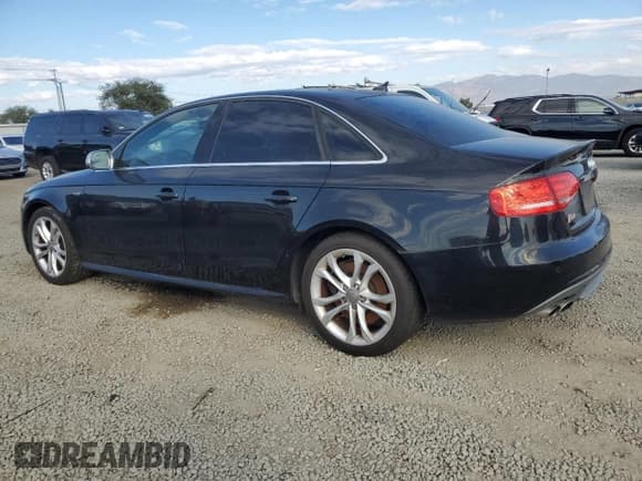 ✅ 2011 Audi S4 Premium Plus • VIN: WAUBGAFL1BA075716 • Lot: 92657005. Wystawiony na Copart z przebiegiem 100 815 mil. Bezpłatny archiwum sprzedaży aukcyjnych z USA i szczegółowy raport historii pojazdu na DreamBid. Zdjęcie 2.
