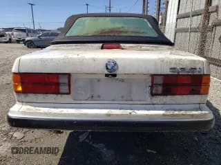 ✅ 1988 BMW 3 Series • VIN: WBABB2302J8858242 • Lot: 60552254. Listed on Copart with 109,637 mi. Free auction sales archive from the USA and detailed vehicle history report at DreamBid. Image 6.
