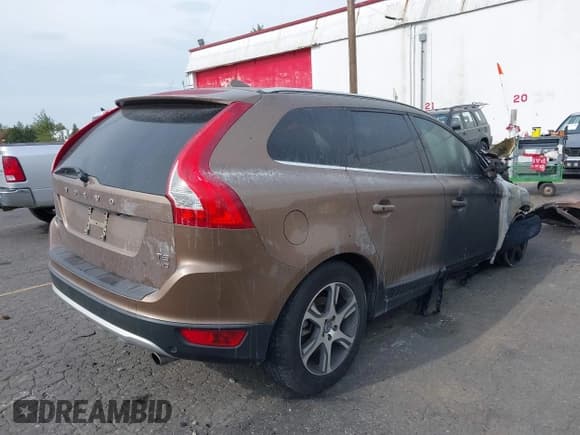 ✅ 2012 Volvo XC60 3.0L • VIN: YV4902DZ2C2320695 • Lot: 43399649. Wystawiony na IAAI z przebiegiem Nie podano. Bezpłatny archiwum sprzedaży aukcyjnych z USA i szczegółowy raport historii pojazdu na DreamBid. Zdjęcie 4.