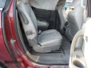 ✅ 2015 Chevrolet Traverse LT • VIN: 1GNKRHKD9FJ102047 • Lot: 43543491. Wystawiony na IAAI z przebiegiem 233 086 mil. Bezpłatny archiwum sprzedaży aukcyjnych z USA i szczegółowy raport historii pojazdu na DreamBid. Zdjęcie 8.