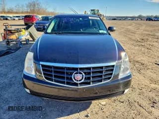 ✅ 2011 Cadillac DTS Premium Collection • VIN: 1G6KH5E6XBU117658 • Lot: 93509995. Wystawiony na Copart z przebiegiem 139 902 mil. Bezpłatny archiwum sprzedaży aukcyjnych z USA i szczegółowy raport historii pojazdu na DreamBid. Zdjęcie 5.