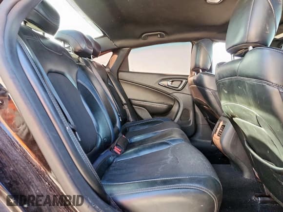 ✅ 2016 Chrysler 200 S • VIN: 1C3CCCBBXGN174700 • Lot: 82754515. Wystawiony na Copart z przebiegiem 161 533 mil. Bezpłatny archiwum sprzedaży aukcyjnych z USA i szczegółowy raport historii pojazdu na DreamBid. Zdjęcie 10.