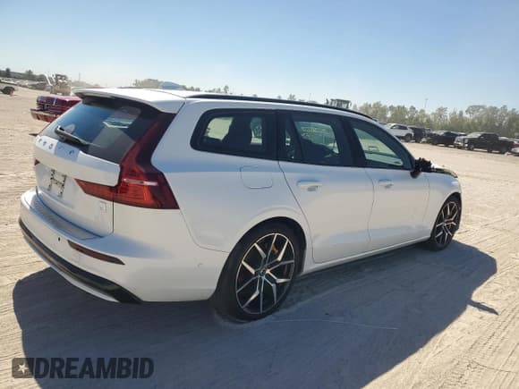 ✅ 2023 Volvo V60 • VIN: YV1H60EP2P1533800 • Lot: 76821314. Wystawiony na Copart z przebiegiem 24 443 mil. Bezpłatny archiwum sprzedaży aukcyjnych z USA i szczegółowy raport historii pojazdu na DreamBid. Zdjęcie 3.