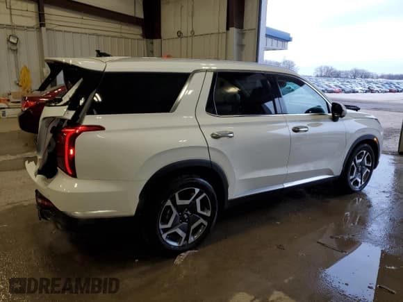 ✅ 2025 Hyundai Palisade Limited • VIN: KM8R5DGE8SU818228 • Lot: 82243274. Listed on Copart with 3,699 mi. Free auction sales archive from the USA and detailed vehicle history report at DreamBid. Image 3.
