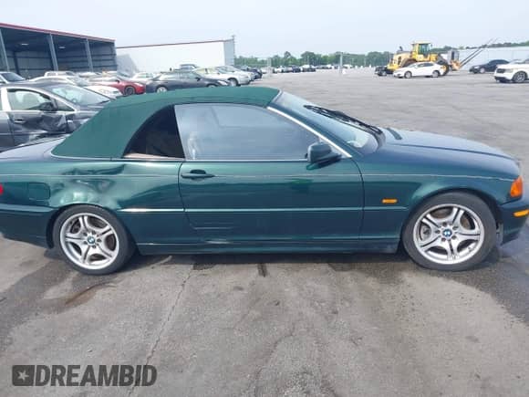 2001 BMW 3 Series 330Ci с VIN WBABS53411JU81299, выставлен на аукционе IAAI как лот 42062965 с пробегом 202 850 миль миль и . История ставок и продаж доступна на DreamBid. Изображение 13.