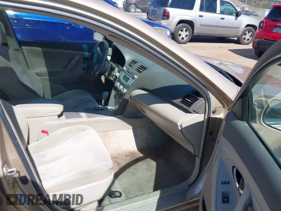 ✅ 2010 Toyota Camry • VIN: 4T1BF3EK5AU105125 • Лот: 43320023. Опубликован ранее на IAAI с пробегом 250 352 миль. Бесплатный доступ к архиву аукционных продаж из США и подробный отчёт об истории автомобиля на DreamBid. Изображение 5.