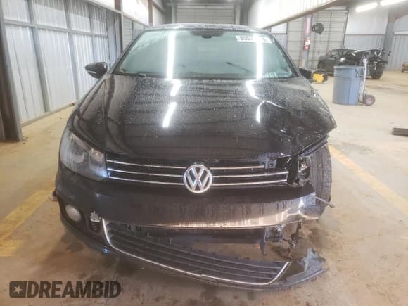 ✅ 2013 Volkswagen Eos Executive • VIN: WVWFW8AH0DV004876 • Lot: 85537114. Listed on Copart with 180,599 mi. Free auction sales archive from the USA and detailed vehicle history report at DreamBid. Image 5.