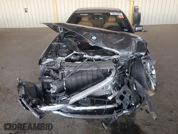 ✅ 2021 BMW 5 Series 530e • VIN: WBA13AG09MCH08825 • Лот: 92312065. Опубликован ранее на Copart с пробегом Не указан. Бесплатный доступ к архиву аукционных продаж из США и подробный отчёт об истории автомобиля на DreamBid. Изображение 5.