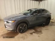 ✅ 2025 Mazda CX-30 S Carbon Edition • VIN: 3MVDMBCM2SM776497 • Lot: 84943505. Wystawiony na Copart z przebiegiem 23 913 mil. Bezpłatny archiwum sprzedaży aukcyjnych z USA i szczegółowy raport historii pojazdu na DreamBid. Zdjęcie 1.
