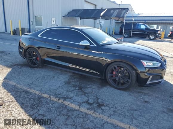 ✅ 2018 Audi S5 Premium Plus • VIN: WAUP4AF51JA002781 • Лот: 86694645. Опубликован ранее на Copart с пробегом 71 664 миль. Бесплатный доступ к архиву аукционных продаж из США и подробный отчёт об истории автомобиля на DreamBid. Изображение 4.
