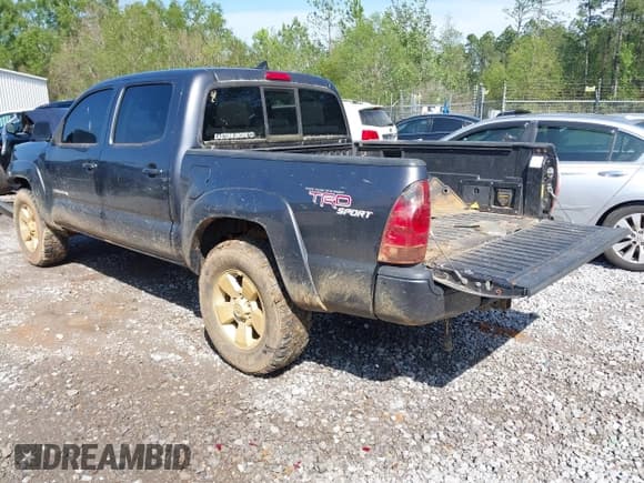 ✅ 2012 Toyota Tacoma • VIN: 3TMLU4EN1CM084716 • Lot: 41759430. Listed on IAAI with 83,946 mi. Free auction sales archive from the USA and detailed vehicle history report at DreamBid. Image 3.