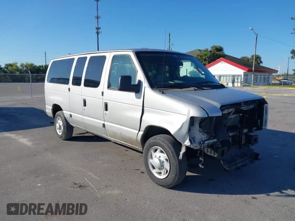✅ 2013 Ford Econoline Passenger XL • VIN: 1FBNE3BL2DDA27493 • Lot: 41319915. Wystawiony na IAAI z przebiegiem 244 252 mil. Bezpłatny archiwum sprzedaży aukcyjnych z USA i szczegółowy raport historii pojazdu na DreamBid. Zdjęcie 1.
