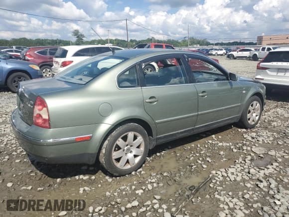✅ 2002 Volkswagen Passat GLX • VIN: WVWTH63B22P118938 • Lot: 64662765. Listed on Copart with 76,850 mi. Free auction sales archive from the USA and detailed vehicle history report at DreamBid. Image 3.