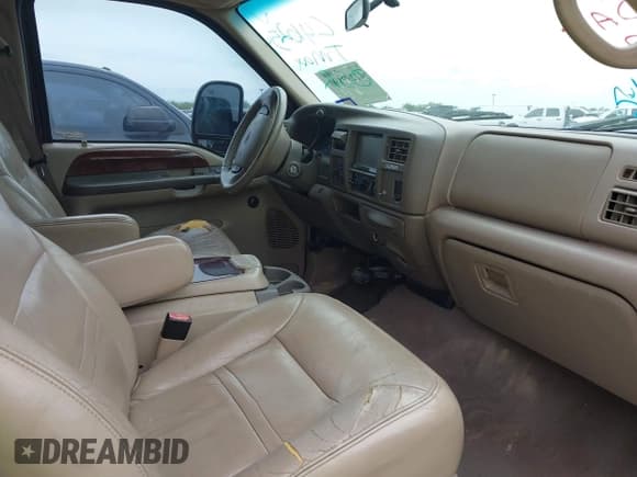✅ 2001 Ford Excursion Limited • VIN: 1FMNU43S01EC46254 • Лот: 42299190. Опубликован ранее на IAAI с пробегом 194 638 миль. Бесплатный доступ к архиву аукционных продаж из США и подробный отчёт об истории автомобиля на DreamBid. Изображение 5.