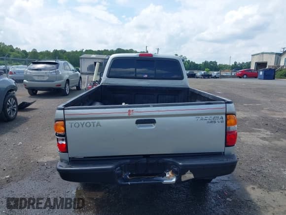 ✅ 2004 Toyota Tacoma • VIN: 5TEWN72N84Z402318 • Lot: 42457447. Wystawiony na IAAI z przebiegiem 215 000 mil. Bezpłatny archiwum sprzedaży aukcyjnych z USA i szczegółowy raport historii pojazdu na DreamBid. Zdjęcie 16.