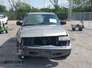 ✅ 2001 Chevrolet Blazer LT • VIN: 1GNDT13WX12114776 • Lot: 42311346. Wystawiony na IAAI z przebiegiem 169 630 mil. Bezpłatny archiwum sprzedaży aukcyjnych z USA i szczegółowy raport historii pojazdu na DreamBid. Zdjęcie 13.