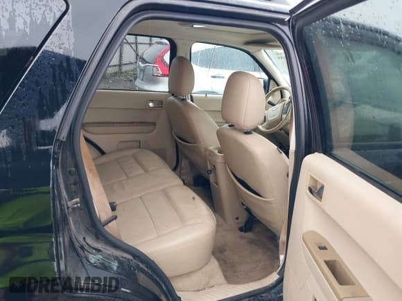 ✅ 2008 Ford Escape Limited • VIN: 1FMCU041X8KD75927 • Lot: 42489859. Listed on IAAI with 277,404 mi. Free auction sales archive from the USA and detailed vehicle history report at DreamBid. Image 8.