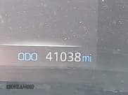 ✅ 2021 Toyota Highlander L • VIN: 5TDBZRBH5MS150596 • Lot: 42298544. Wystawiony na IAAI z przebiegiem 41 038 mil. Bezpłatny archiwum sprzedaży aukcyjnych z USA i szczegółowy raport historii pojazdu na DreamBid. Zdjęcie 15.