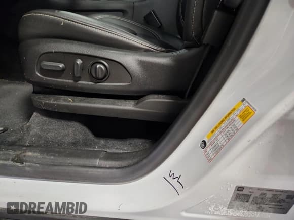 ✅ 2023 Chevrolet Traverse LT • VIN: 1GNERHKW1PJ200330 • Lot: 71423535. Listed on Copart with 67,380 mi. Free auction sales archive from the USA and detailed vehicle history report at DreamBid. Image 13.