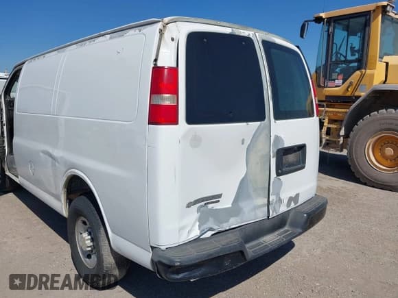 ✅ 2008 Chevrolet Express Cargo • VIN: 1GCGG25C381118736 • Лот: 42826757. Опубликован ранее на IAAI с пробегом 409 549 миль. Бесплатный доступ к архиву аукционных продаж из США и подробный отчёт об истории автомобиля на DreamBid. Изображение 6.