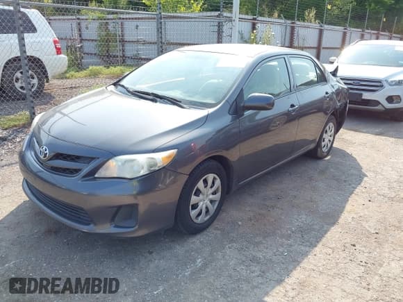 ✅ 2013 Toyota Corolla LE • VIN: 5YFBU4EE8DP088106 • Lot: 43141375. Wystawiony na IAAI z przebiegiem 119 015 mil. Bezpłatny archiwum sprzedaży aukcyjnych z USA i szczegółowy raport historii pojazdu na DreamBid. Zdjęcie 2.