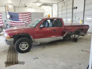 ✅ 1999 Dodge Dakota SLT • VIN: 1B7GG22X0XS197699 • Lot: 61057935. Wystawiony na Copart z przebiegiem 147 833 mil. Bezpłatny archiwum sprzedaży aukcyjnych z USA i szczegółowy raport historii pojazdu na DreamBid. Zdjęcie 1.