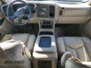 ✅ 2003 Chevrolet Suburban LS • VIN: 3GNFK16Z83G204813 • Лот: 44019015. Опубликован ранее на Copart с пробегом 192 323 миль. Бесплатный доступ к архиву аукционных продаж из США и подробный отчёт об истории автомобиля на DreamBid. Изображение 8.