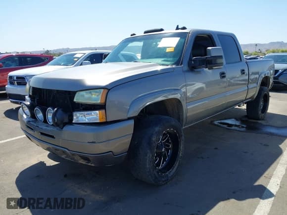 ✅ 2007 Chevrolet Silverado 2500HD LT1 • VIN: 1GCHK23D87F175207 • Lot: 42004137. Listed on IAAI with 319,183 mi. Free auction sales archive from the USA and detailed vehicle history report at DreamBid. Image 17.