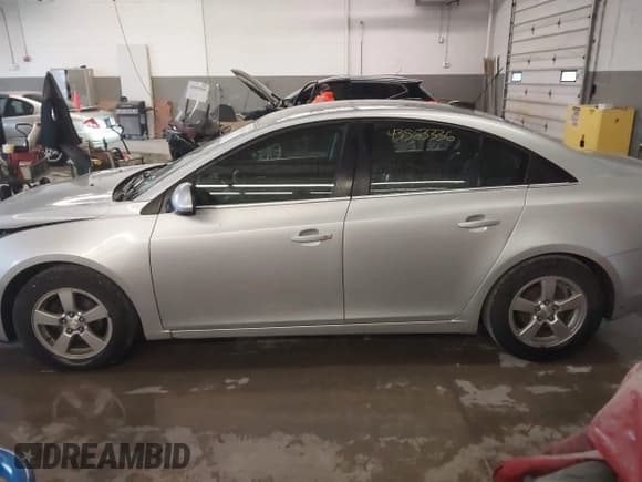 ✅ 2016 Chevrolet Cruze LT • VIN: 1G1PE5SB7G7143842 • Лот: 43563336. Опубликован ранее на IAAI с пробегом 112 084 миль. Бесплатный доступ к архиву аукционных продаж из США и подробный отчёт об истории автомобиля на DreamBid. Изображение 15.