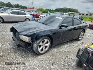 2013 Dodge Charger SXT z VIN 2C3CDXHG1DH742716, wystawiony jako Copart lot #61667315 z przebiegiem 179 169 mil mil oraz Szkoda całkowita • Salvage title. Historia ofert i sprzedaży dostępna na DreamBid. Obrazek 1.