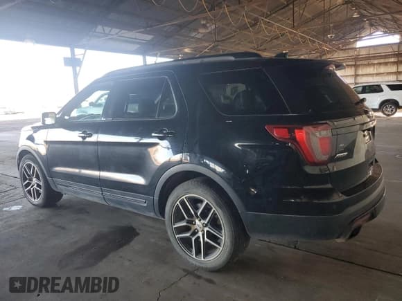 ✅ 2016 Ford Explorer Sport • VIN: 1FM5K8GT6GGC15541 • Lot: 79635664. Wystawiony na Copart z przebiegiem 193 182 mil. Bezpłatny archiwum sprzedaży aukcyjnych z USA i szczegółowy raport historii pojazdu na DreamBid. Zdjęcie 2.