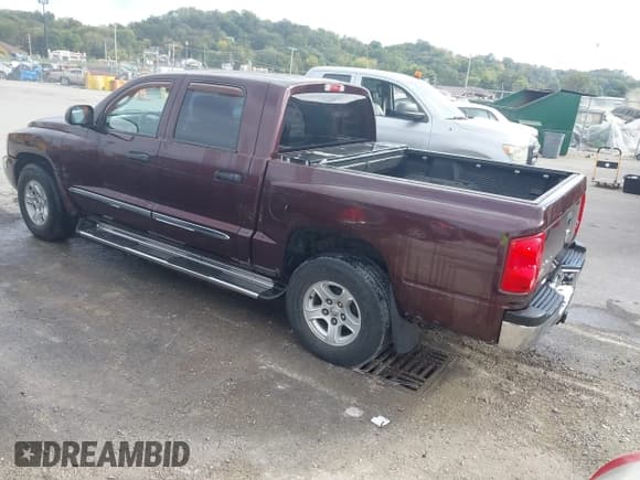 ✅ 2005 Dodge Dakota • VIN: 1D3HW58N35S233355 • Лот: 43468621. Опубликован ранее на IAAI с пробегом 94 433 миль. Бесплатный доступ к архиву аукционных продаж из США и подробный отчёт об истории автомобиля на DreamBid. Изображение 3.