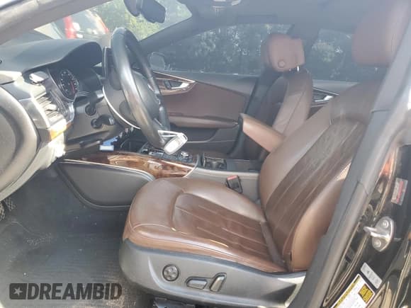 ✅ 2014 Audi A7 Premium Plus • VIN: WAUWGAFC1EN031035 • Lot: 56937985. Listed on Copart with 172,367 mi. Free auction sales archive from the USA and detailed vehicle history report at DreamBid. Image 7.