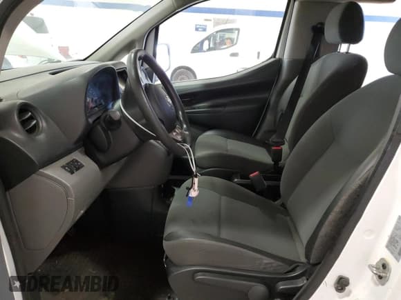 ✅ 2017 Nissan NV200 SV • VIN: 3N6CM0KN8HK695601 • Лот: 84565345. Опубликован ранее на Copart с пробегом 251 781 миль. Бесплатный доступ к архиву аукционных продаж из США и подробный отчёт об истории автомобиля на DreamBid. Изображение 7.