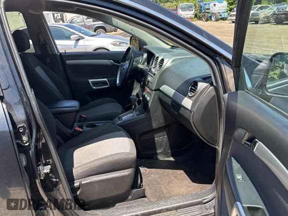 ✅ 2012 Chevrolet Captiva Sport LS • VIN: 3GNAL2EK3CS575456 • Lot: 62692515. Wystawiony na Copart z przebiegiem 130 269 mil. Bezpłatny archiwum sprzedaży aukcyjnych z USA i szczegółowy raport historii pojazdu na DreamBid. Zdjęcie 5.