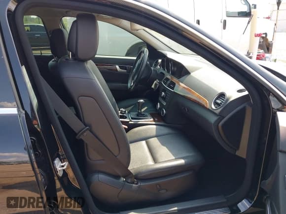 ✅ 2012 Mercedes-Benz C 300 Sport • VIN: WDDGF8BB4CA627685 • Lot: 42871750. Listed on IAAI with 128,580 mi. Free auction sales archive from the USA and detailed vehicle history report at DreamBid. Image 5.