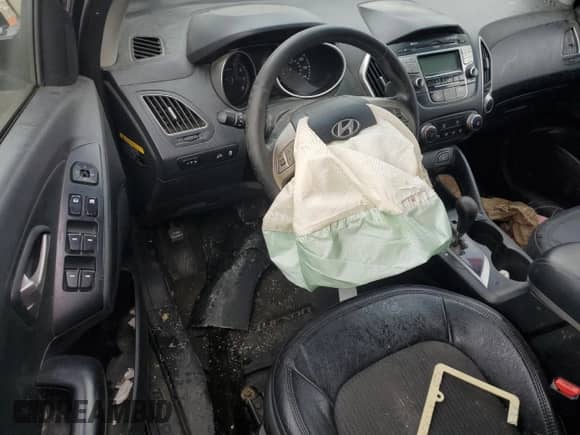 2013 Hyundai Tucson GLS z VIN KM8JU3AC4DU718650, wystawiony jako Copart lot #58798255 z przebiegiem Nie podano mil oraz Szkoda całkowita • Salvage title. Historia ofert i sprzedaży dostępna na DreamBid. Obrazek 8.