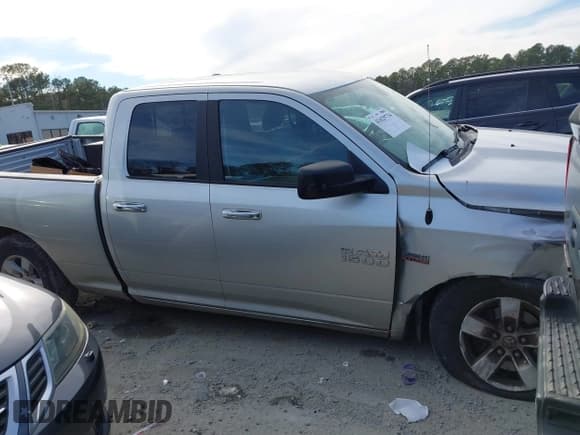 ✅ 2017 Ram 1500 SLT • VIN: 1C6RR6GT1HS676075 • Lot: 41629734. Wystawiony na IAAI z przebiegiem 95 711 mil. Bezpłatny archiwum sprzedaży aukcyjnych z USA i szczegółowy raport historii pojazdu na DreamBid. Zdjęcie 12.