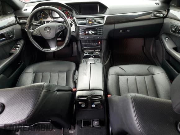 ✅ 2010 Mercedes-Benz E 550 Luxury • VIN: WDDHF9AB2AA232073 • Лот: 65584875. Опубликован ранее на Copart с пробегом 128 907 миль. Бесплатный доступ к архиву аукционных продаж из США и подробный отчёт об истории автомобиля на DreamBid. Изображение 8.